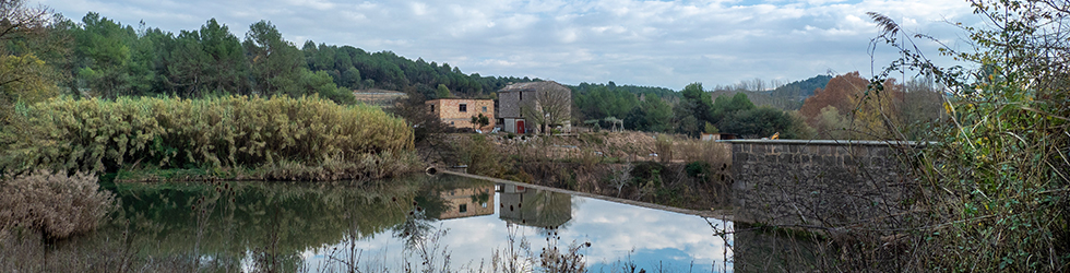 Ermita i castell de Merola des de la colònia de l’Ametlla de Merola