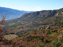 Boniques vistes de Sant Cristòfol i Sant Miquel de la Vall.