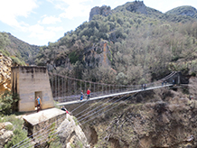 El pont penjant del barranc de Sant Jaume.