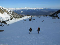 Arribant a la base del circ de Cambra d´Ase.