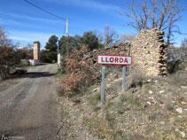 Inici i part alta del poble de Llordà.