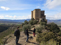 El castell més a prop.