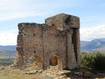 Ruïnes d´una torre del castell.