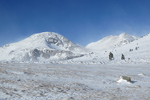 Tossal Bovinar (2.842m) i pic de Coma Extremera (2.809m).