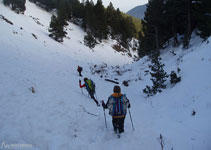 Una mica més avall d´aquest punt, deixem el torrent i agafem un petit corriol a l´esquerra.