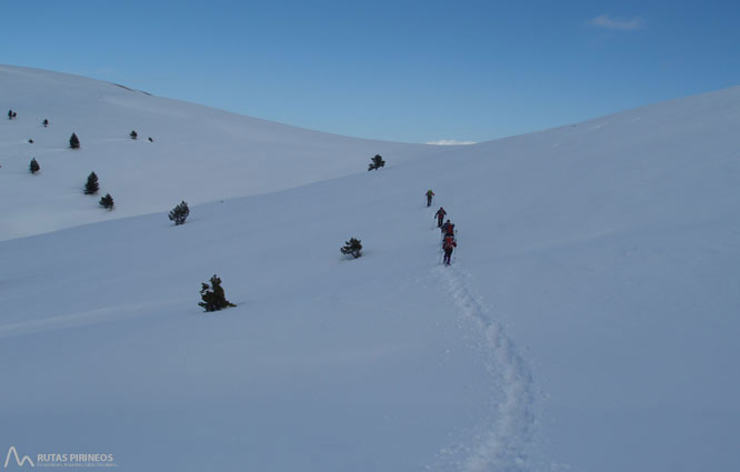 Gallina Pelada (2.317m) per Peguera 1 