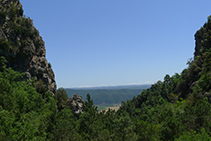 Vistes de la plana d´Oliana des del barranc de la Font Viva.