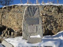 Monument a la memòria del capellà Jean Ginoux.