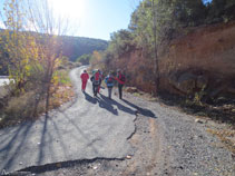 Comencem la ruta pujant per la pista.