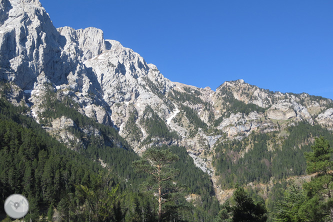 Pedraforca (2.506m) pel coll del Verdet i l