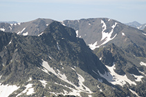 El Pic i el Cilindre d’Escobes des de la Punta Sud del pic de Rulhe.