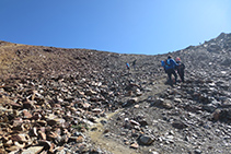 Les darreres llaçades abans d´arribar al coll de Riufred.