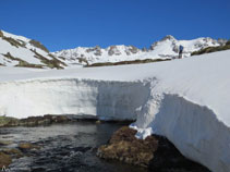 Durant l´hivern la neu és molt abundant en aquesta zona.