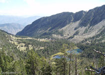 Deixem enrere l´estany de Lladres i els estanys Trescuro.