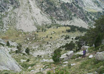 Ja veiem, ara si, el fons de la vall de Monestero.