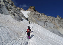 Arribant a una zona amb roques.