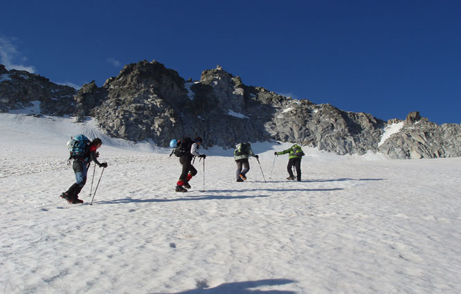 Maladeta Oriental (3.308m) i pic Abadías (3.271m) per la Renclusa 2 