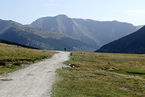 Tuc de Barlonguèra (2.802m) des del pla de Beret.