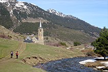 La Noguera Pallaresa i el santuari de Montgarri.