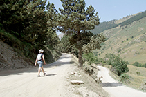 Fora de la ruta base: camí de tornada cap al pla de Beret des del poble abandonat de Montgarri.