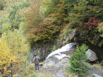 Ens trobem al punt més alt de la cascada del Saut deth Pish.