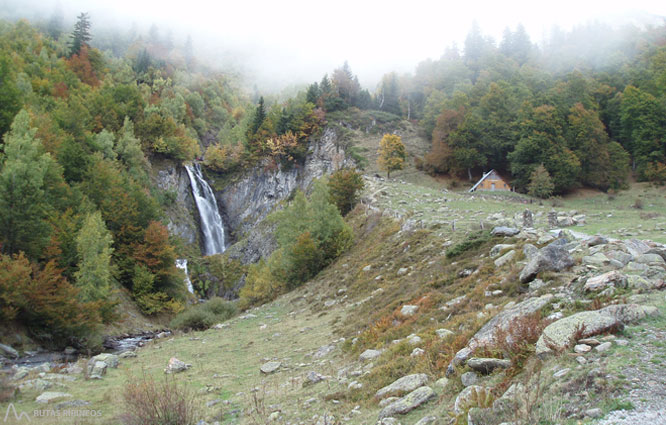 Saut deth Pish a la vall de Varradòs 1 