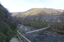 L´espectacular pont penjant de Santa Caterina, reconstruït l´any 2007.