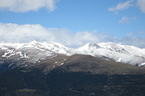 El Balandrau, el Tres Pics i el Puig de la Fontlletera.