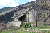 Arribant novament a l´església de Santa Magdalena de Puigsac.